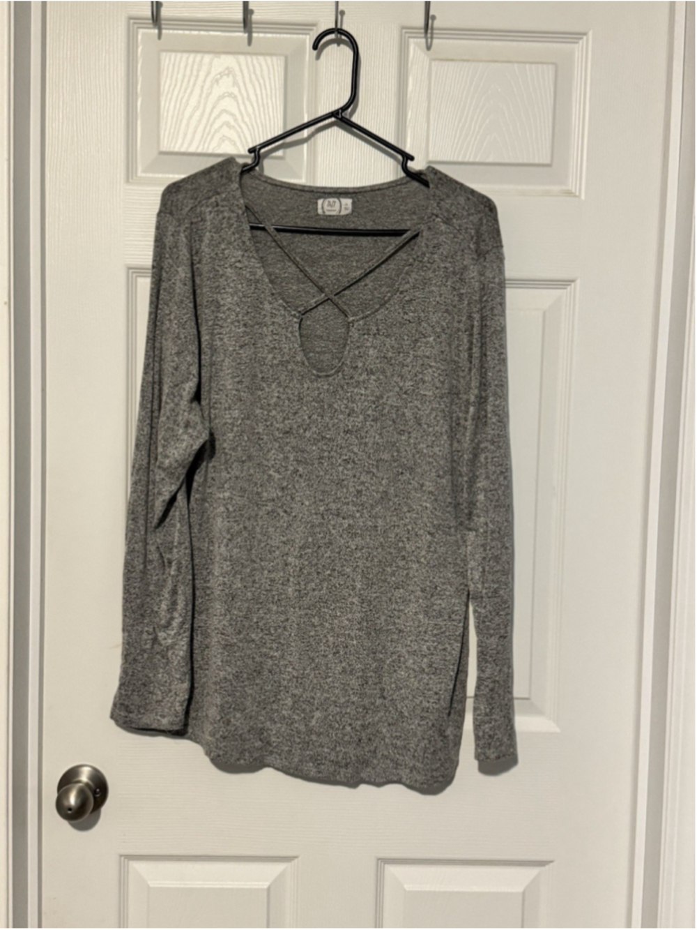 Maurices 24/7 Sweater Top 2X Light Grey Long Sleeve Shirt SOFT Strappy GUC
